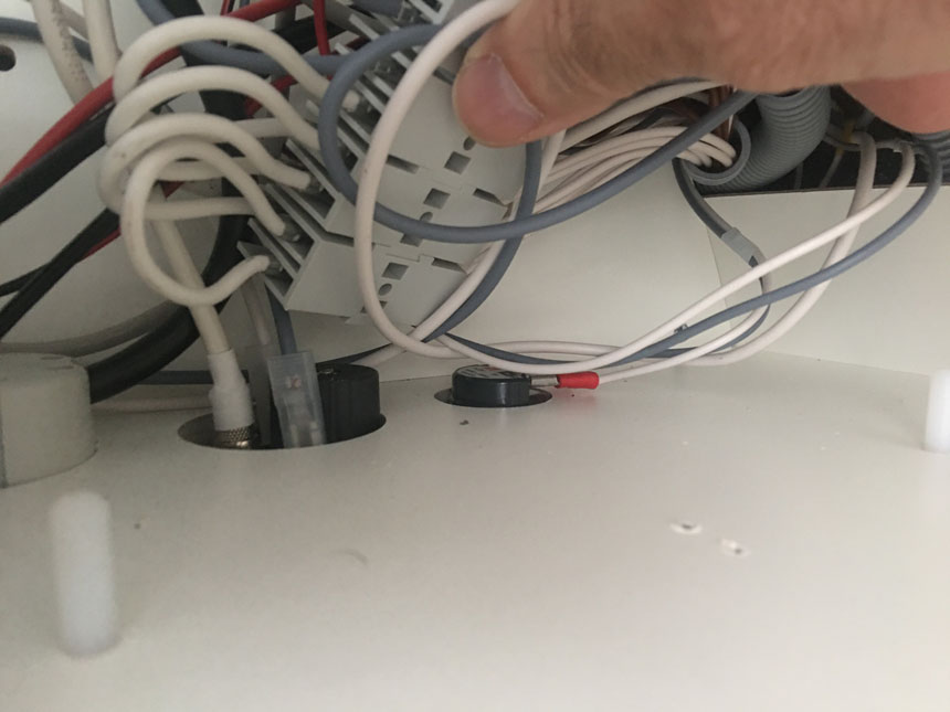 USB-Anschluss im Oberschrank Dinette