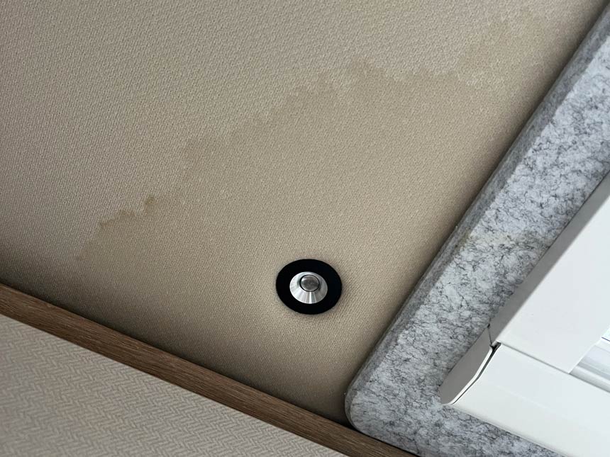 Katastrophale Erfahrung mit Mi-Mobile im Kauf- und Garantieprozess 6 Xtura Panoramadachfenster undicht